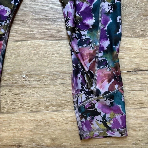 RBX Purple Floral Mid Rise Cropped Leggings Sz Small GUC - Picture 4 of 8